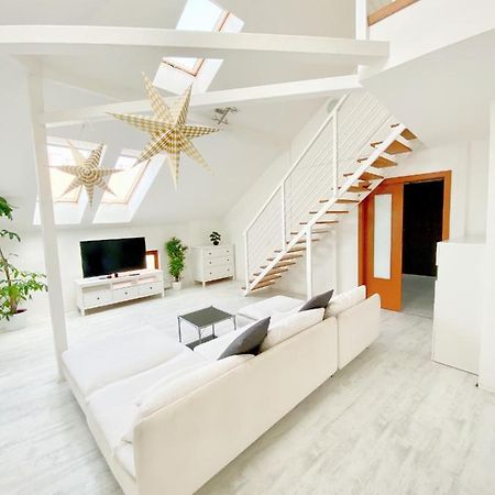 Loft With Rooftop And Free Parking In Garage ブダペスト エクステリア 写真