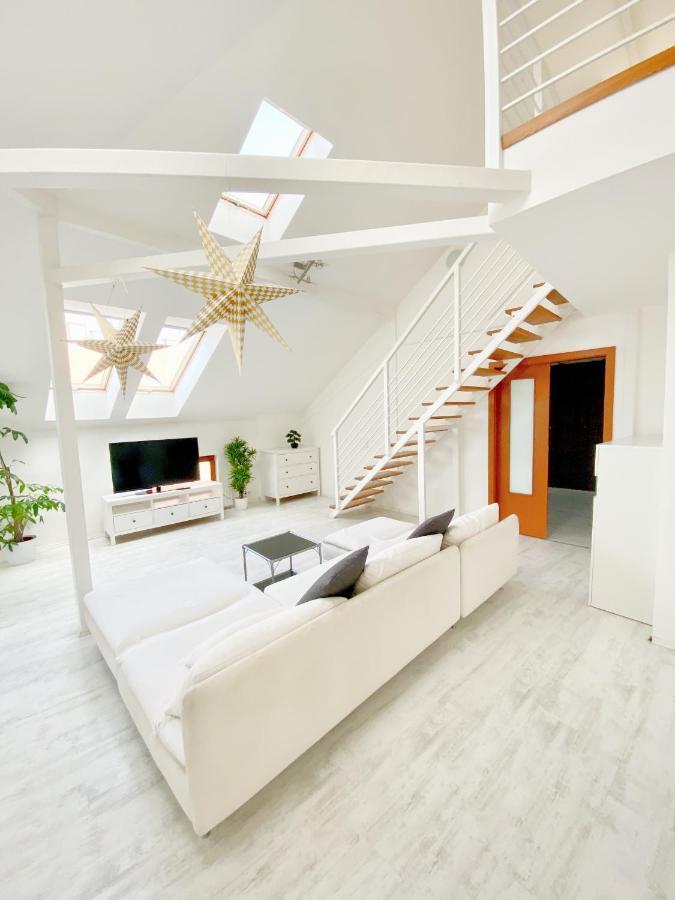 Loft With Rooftop And Free Parking In Garage ブダペスト エクステリア 写真