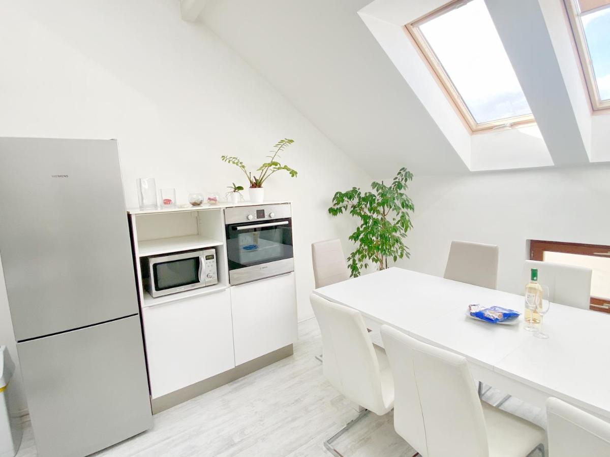 Loft With Rooftop And Free Parking In Garage ブダペスト エクステリア 写真